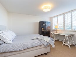 Spacious Bungalow With Enclosed Garden