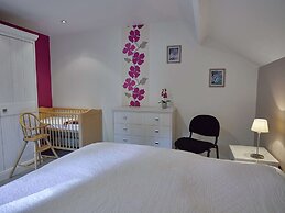 Detached, Cosy Holiday Home With Sauna in a Wooded Area