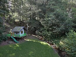 Detached, Cosy Holiday Home With Sauna in a Wooded Area