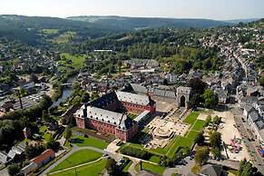 Detached, Cosy Holiday Home With Sauna in a Wooded Area