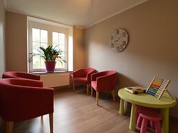 Cozy Holiday Home in Stoumont with Sauna & Hot Tub