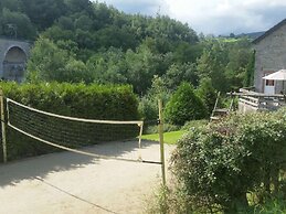 Cozy Holiday Home in Stoumont with Sauna & Hot Tub