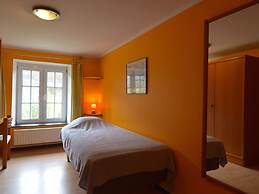 Cozy Holiday Home in Stoumont with Sauna & Hot Tub