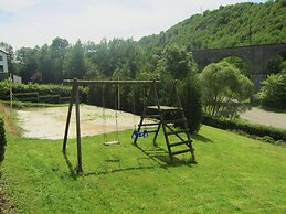 Cozy Holiday Home in Stoumont with Sauna & Hot Tub