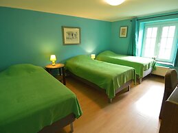 Cozy Holiday Home in Stoumont with Sauna & Hot Tub