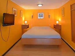 Cozy Holiday Home in Stoumont with Sauna & Hot Tub