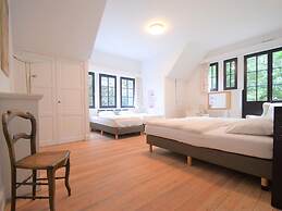 Vintage Villa with Hot Tub & Infrared Sauna in Ardennes