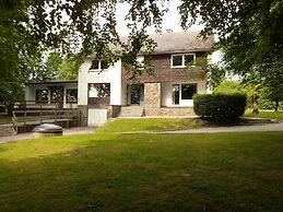 Luxury Holiday Home With Sauna Near Forest in Ovifat