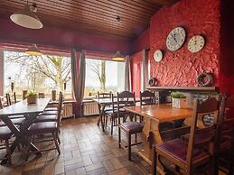 Luxury Holiday Home With Sauna Near Forest in Ovifat