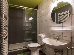 Swanky Holiday Home in Waimes With Indoor Swimming Pool