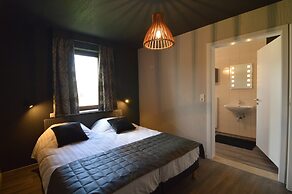 Gorgeous Holiday Home in Waimes With In-house Theatre & Pool