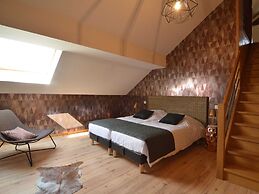 Gorgeous Holiday Home in Waimes With In-house Theatre & Pool