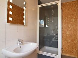 Gorgeous Holiday Home in Waimes With In-house Theatre & Pool