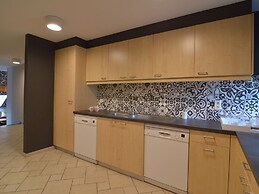 Gorgeous Holiday Home in Waimes With In-house Theatre & Pool