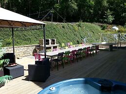 Luxurious Holiday Home in Stoumont With Swimming Pool
