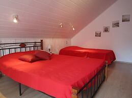 Luxurious Holiday Home in Stoumont With Pool