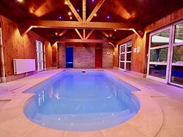Luxurious Holiday Home in Stoumont With Pool