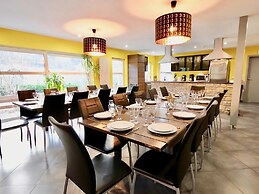 Luxurious Holiday Home in Stoumont With Pool