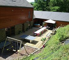 Luxurious Holiday Home in Stoumont With Pool