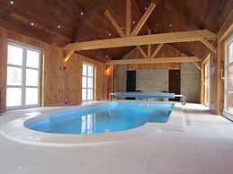 Luxurious Holiday Home in Stoumont With Pool