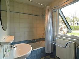 Cozy Apartment in Robertville With Garden