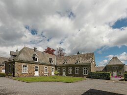 Le Hameau du Chateau - Elegance and Serenity