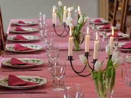 Le Hameau du Chateau - Elegance and Serenity