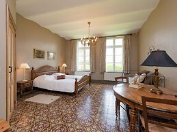 Le Hameau du Chateau - Elegance and Serenity