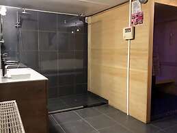 Cozy Cottage with Hot Tub, Sauna, Hammam