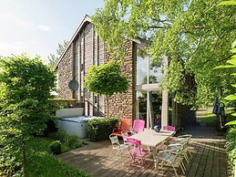 Cozy Cottage with Hot Tub, Sauna, Hammam