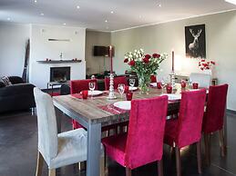 Well Kept House with Fireplace near Forest