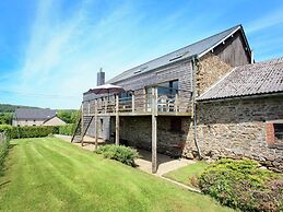 Stunning Cottage With Terrace in Manhay