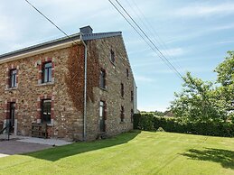 Stunning Cottage With Terrace in Manhay