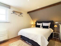 Cushy Apartment With Private Terrace, Heating