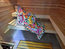 Detached, Luxurious Holiday Villa with Swimming Pool, Hot Tub, Sauna