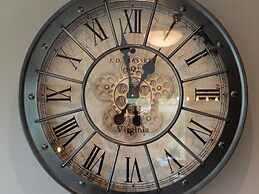 Detached, Luxurious Holiday Villa with Swimming Pool, Hot Tub, Sauna