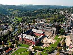 Luxurious Holiday Home With Sauna in Spa