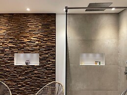 Delightful Castle in Bastogne with Hot Tub