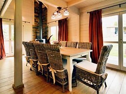 Luxurious Villa with Sauna, Hot Tub, Recreation Room, Large Enclosed G