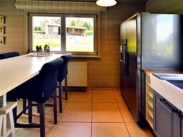 Luxurious Villa with Sauna, Hot Tub, Recreation Room, Large Enclosed G