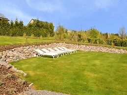 Luxurious Villa with Sauna, Hot Tub, Recreation Room, Large Enclosed G