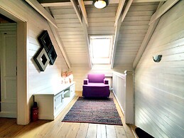 Luxurious Villa with Sauna, Hot Tub, Recreation Room, Large Enclosed G