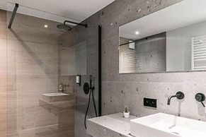 Luxury Holiday Home With a Pool and Sauna