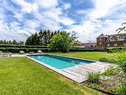 Luxury Holiday Home With a Pool and Sauna