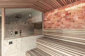 Luxury Holiday Home With a Pool and Sauna