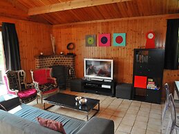 Holiday Home with Terrace, Garden, BBQ, Sauna & Hot Tub