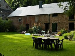 Regional House With Exposed Timber Frame Elements Full of Authenticity