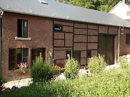 Regional House With Exposed Timber Frame Elements Full of Authenticity