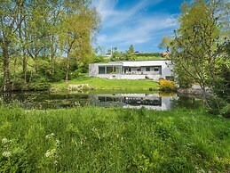 Modern Villa With Indoor Swimming Pool