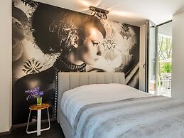 Modern Villa With Indoor Swimming Pool